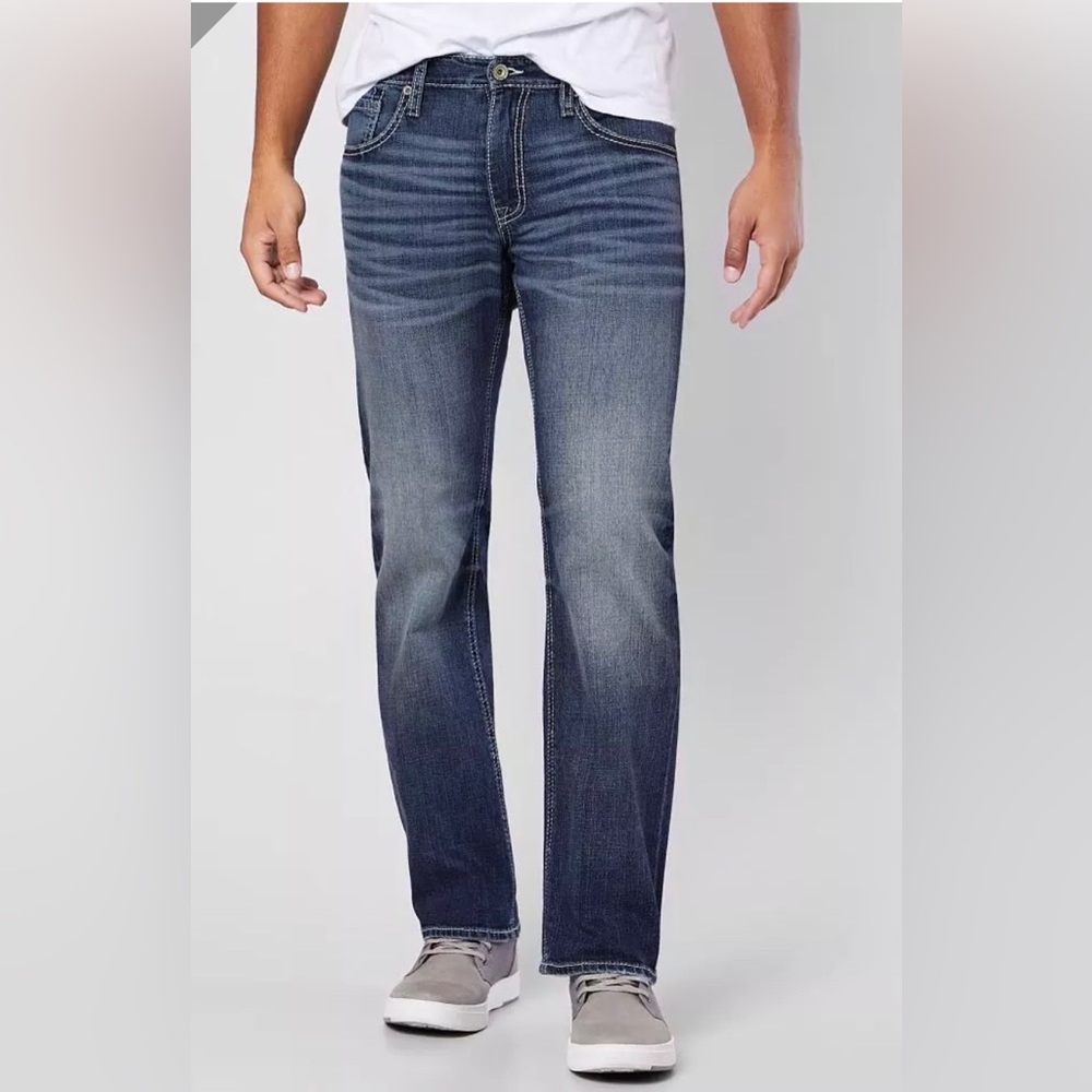 NWOT Men’s Buckle bootcut Jeans
